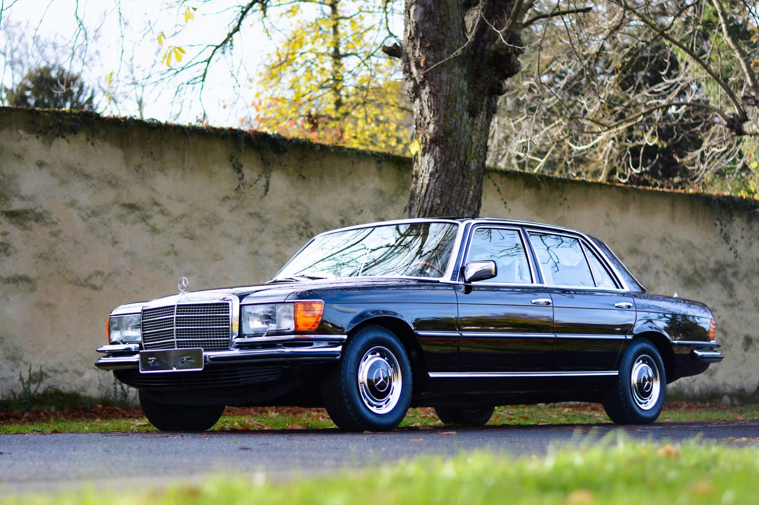 Mercedes Benz 450 SEL 6.9 - Pure Classics