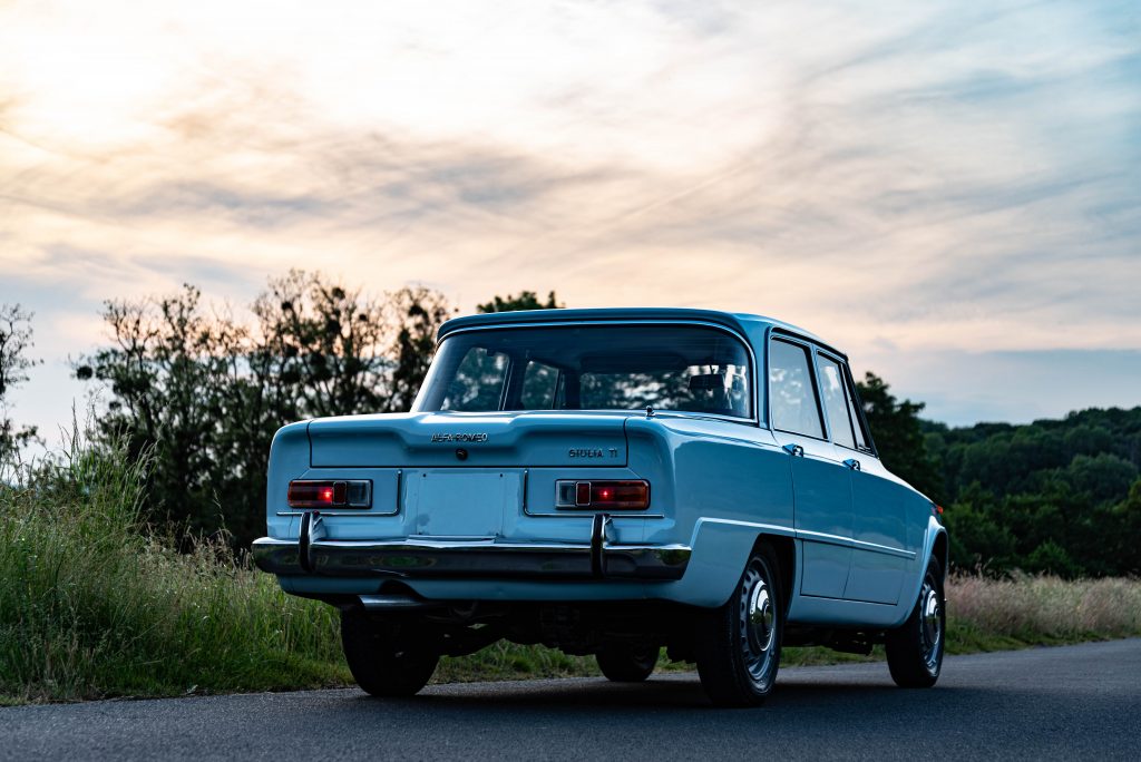 Alfa Romeo 1600 Ti - Pure Classics